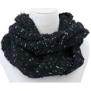 NWOT! Cuddl Duds Soft Infinity Scarf